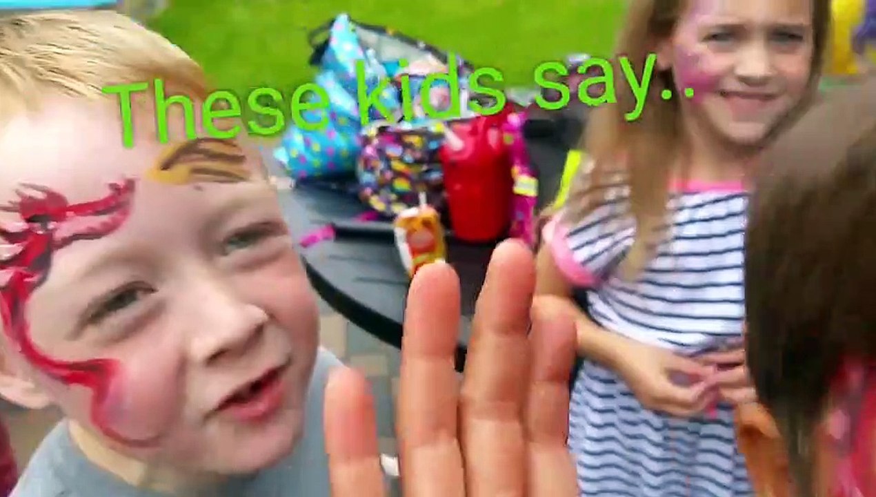 Vancouver BC | Kids Free | Entertainment | Reviews |  Show me a face painter, a balloon lady, balloon clown, or magician that is more fun than these Solar-Powered Yelling Robot Races, and get free entertainment for your festival or block party