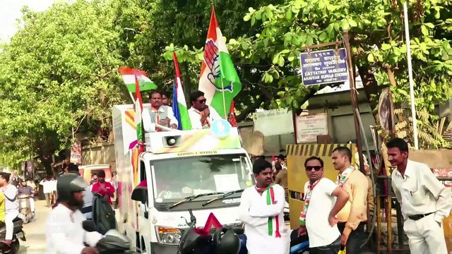 Sanjay Dutt At Road Show For Priya Dutt's Election Campaign 2019