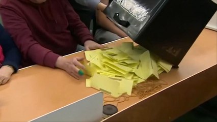 بسبب "البريكست".. البريطانيون يفقدون الثقة في الحزبين الرئيسيين