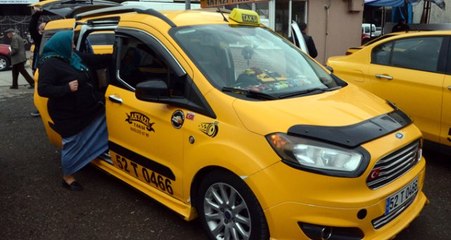 Bu Taksiye Binen Neye Uğradığını Şaşırıyor! İçi Oyuncakçı Dükkanı Gibi