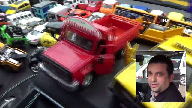 Taksi Şoförü Çocukluk Hayalini Aracında Sergiliyor