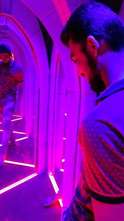 Fun in Mirror show
