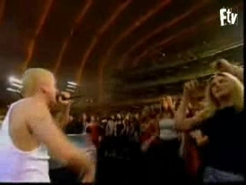 Eminem-The real slim shady & The way i am (live)
