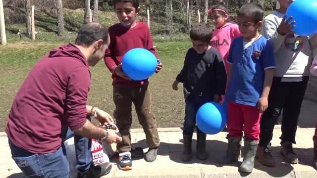 Bitlis'te Çocukların İçini Isıtan Yardım - Bitlis