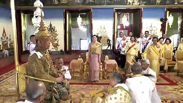 Thaïlande: Rama X couronné roi