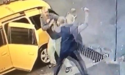 Bursa'da bıçaklı kavga kamerada