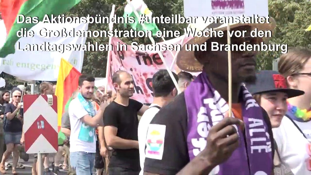 Großdemonstration in Dresden gegen 'Rechtsruck' in Deutschland