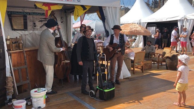 Voiles de travail : Belle ambiance au port