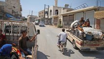 تواصل نزوح السوريين بريفيْ إدلب الشرقي والجنوبي لحدود تركيا