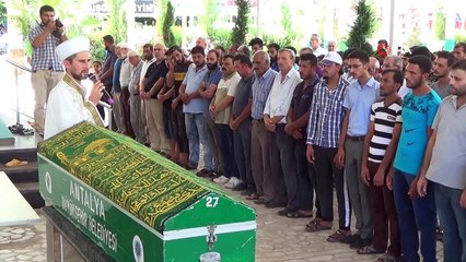 4. kattan düşmesi güvenlik kamerasına yansımıştı... Suriyeli bebek gözyaşları arasında toprağa verildi