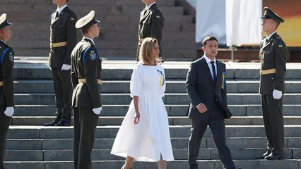 Ucraina: Zelensky festeggia l'indipendenza con la marcia della dignità