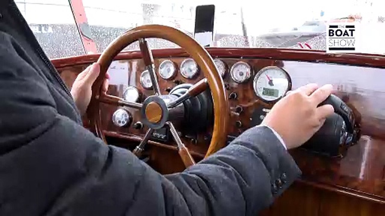 [ENG] VOLVO PENTA D4 ENGINE - Review on a Water Taxi in Venice - The Boat Show