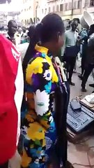 Pastor Preaching in the street stops _octagonal_sign_ to Fight a Stranger .._scream__ How can such M ( Source )