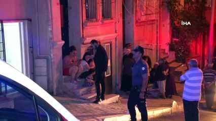 Kuşlarına yem vermeye çalıştığı sırada merdiven boşluğuna düştü