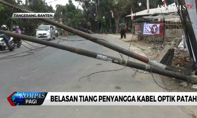 Belasan Tiang Penyangga Kabel Optik Patah