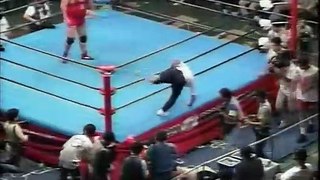 Toshiaki Kawada vs. Gary Albright (10/25/95)