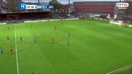 Corner dévié avec frappe par la suite !