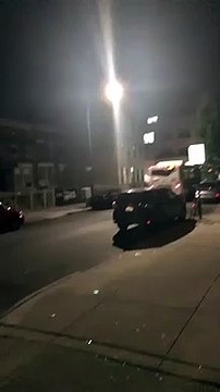 Un autobús vacío sale descontrolado en marcha atrás