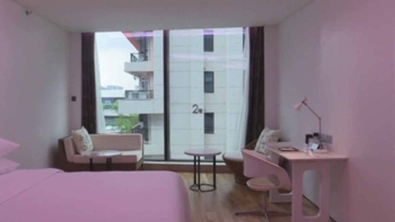 Hoteles del futuro: robots en el servicio de habitaciones y puertas sin llave