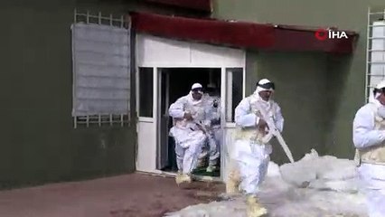 Karlı dağların zirvesini yuva yapan Mehmetçikten vatan savunması