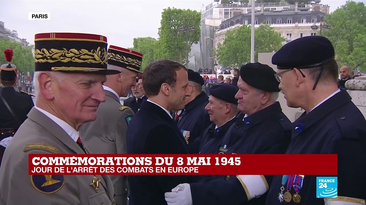 Commémorations du 8 mai 1945 : Emmanuel Macron salue les anciens combattants