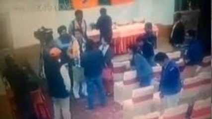 BJP നേതാക്കൾ മാ​ധ്യ​മ​പ്ര​വ​ര്‍​ത്ത​ക​രെ പ​ണം കൊ​ടു​ത്ത് സ്വാ​ധീ​നി​ക്കാ​ന്‍ ശ്ര​മി​ക്കുന്നു