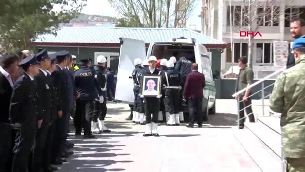 Bayburt - Şehit Polis Muammer Ateş Son Yolculuğuna Uğurlandı 1