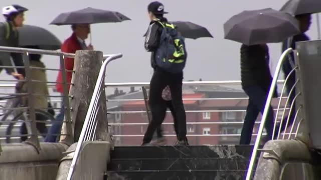 Una borrasca deja fuertes rachas de viento y lluvia en gran parte de la mitad norte
