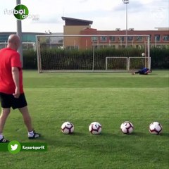 Hikmet Karaman, Asamoah Gyan ve Mensah'ın şut çalışması