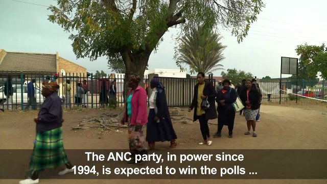 South Africans vote in a Soweto polling station