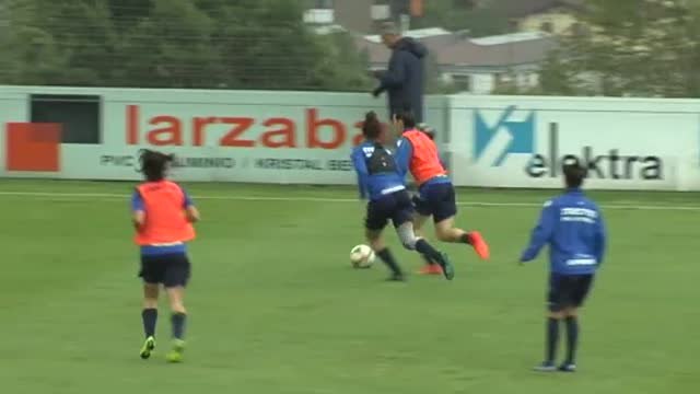 El equipo femenino de la Real Sociedad se prepara para la final de la Copa de la Reina