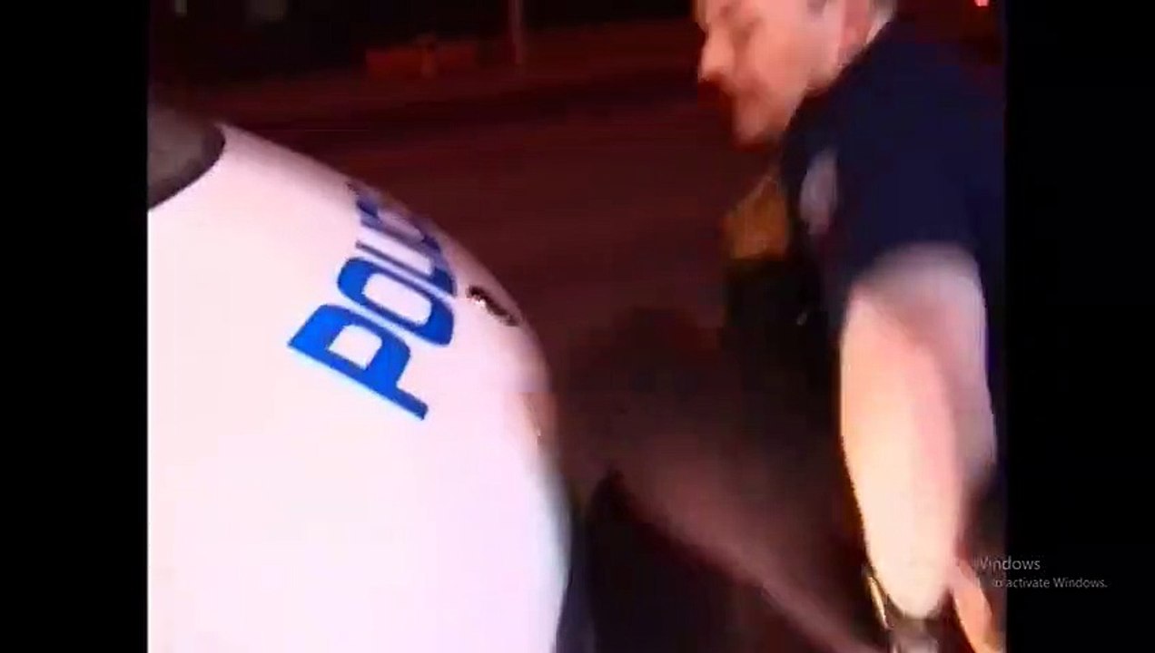 Under Arrest S01 E07 Who needs a uniform