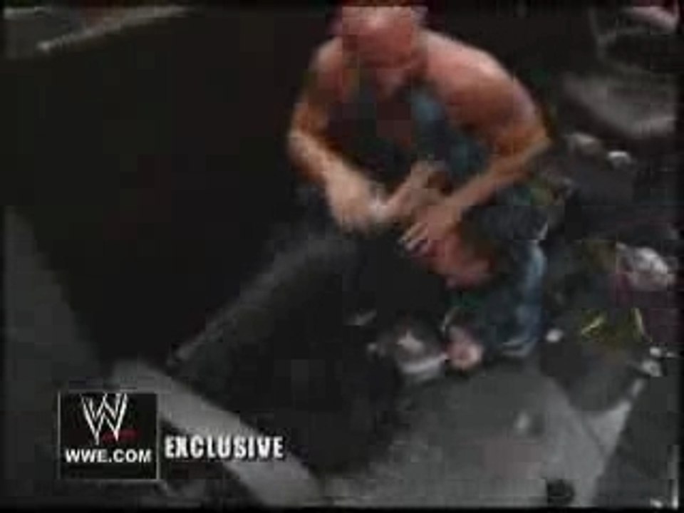 Smackdown - Vito Hosts The Kiss Cam