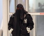 Havaalanına Burka İle Giren Madonna, Güvenlik Aramasında Soyundu
