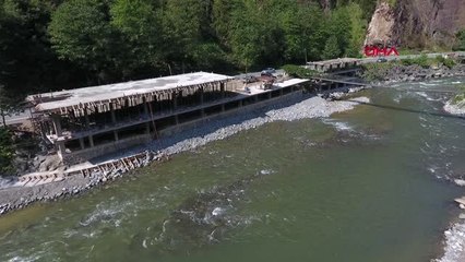 Rize Valisi'nden 'Kaçak Yapılar Durmuyor' Tepkisi