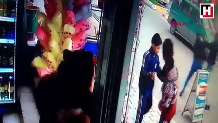 شاهد.. تركي يطعن شاب سوري في حي أسنيورت بإسطنبول (فيديو)