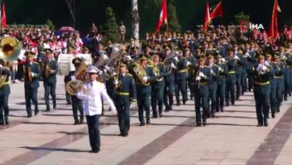 Kırgızistan Zafer Bayramını Törenlerle Kutluyor