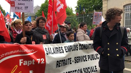 Sage défilé contre la réforme du service public