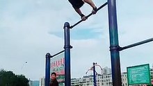 花样单杠