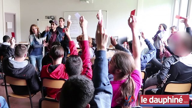 A Echirolles, des lycéens dans la peau de députés européens