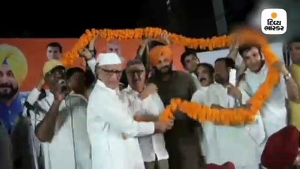 રોહતકમાં મોદી વિરૂદ્ધ બોલતા નવજોત સિંહ સિદ્ધુ પર ચપ્પલ ફેંકાયું