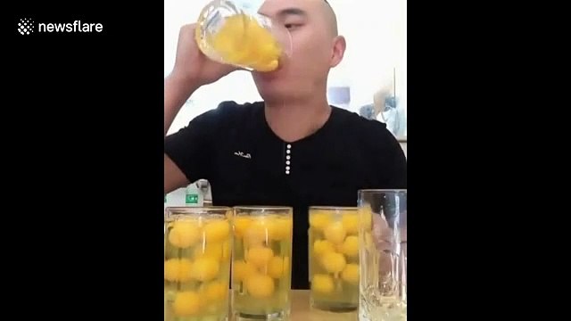 Il avale 50 oeufs crus en 15 secondes