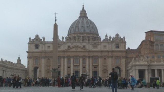 El papa obliga a denunciar los abusos sexuales y el encubrimiento