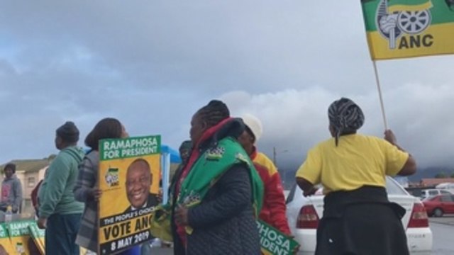 El CNA cae pero gana la mayoría en Sudáfrica a mitad del escrutinio electoral