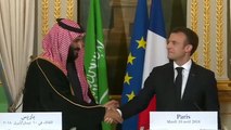 ماكرون يدافع عن بيع أسلحة فرنسية للسعودية