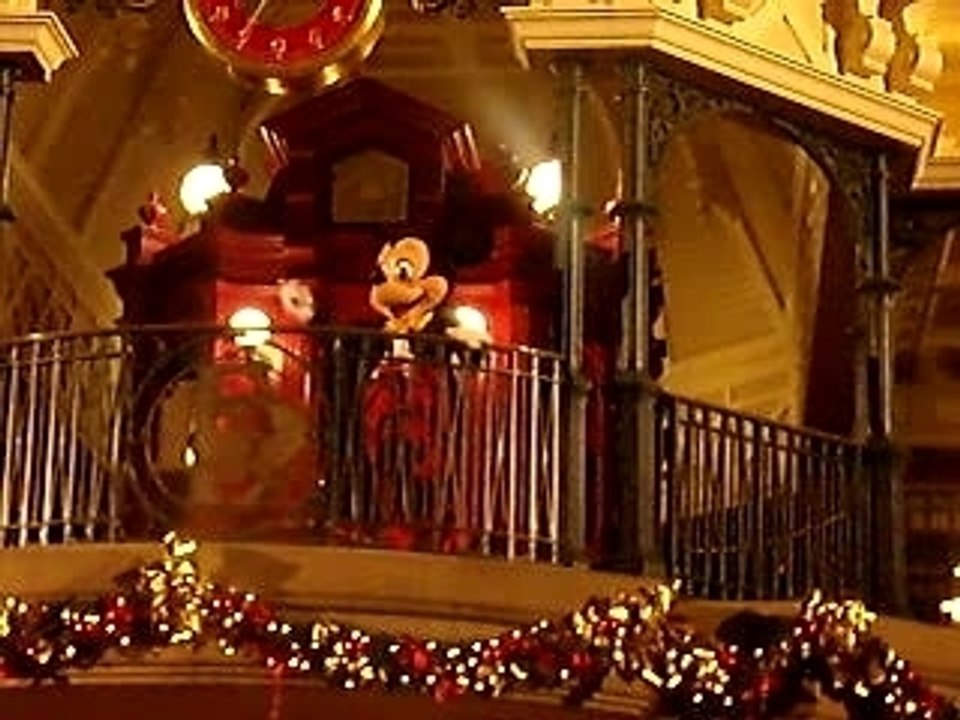 mickey dit au revoir