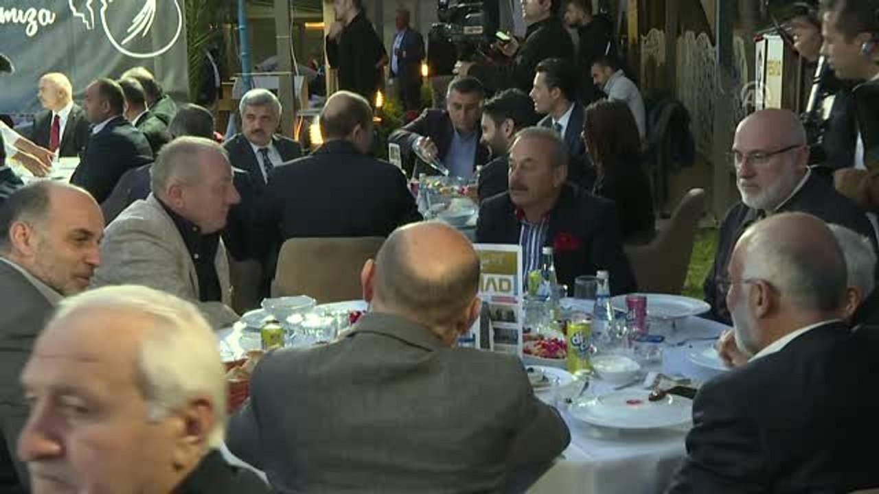 Binali Yıldırım, Pendik Sanayici ve İş Adamları Derneği'nin İftarına Katıldı