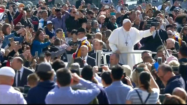 Pope Francis orders priests and nuns to report sex abuse