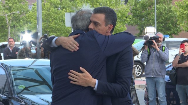 Sánchez llega al hospital donde está ingresado Rubalcaba