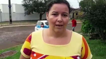 Caminhão atinge poste no Bairro Cataratas